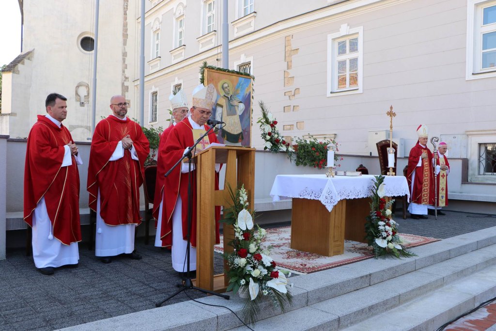 Požeška biskupija obilježila jubilej i 1800. obljetnicu rođenja sv ...